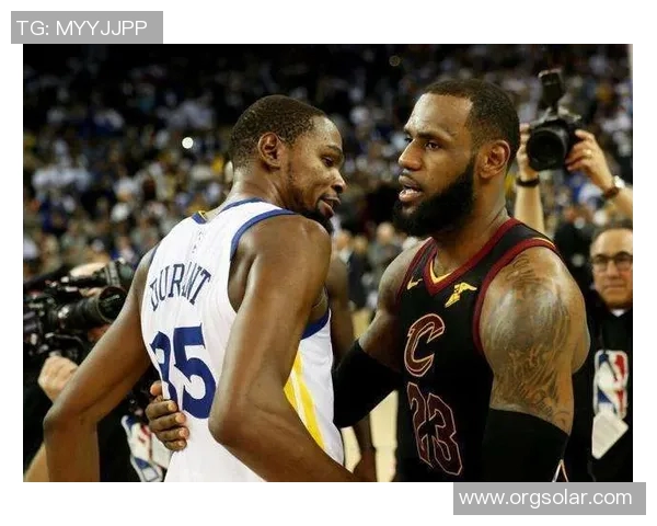 复古足球传奇胡子球星的风采与魅力：回顾经典瞬间与影响