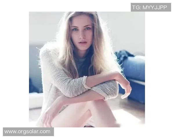 足球球星女友魅力无穷性感亮相引领时尚潮流成为焦点人物